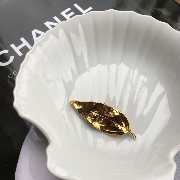 Feather gold tone stunning brooch ✨ Vintage from France - Picture 1 of 6